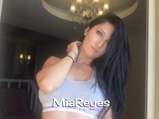 MiaReyes Click here to exit