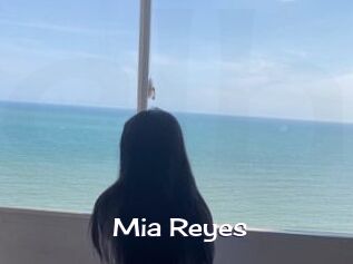 Mia_Reyes