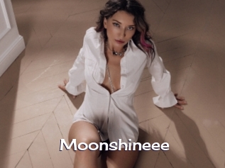Moonshineee